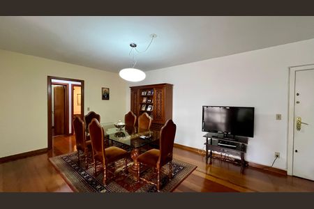 Apartamento para alugar com 163m², 3 quartos e 1 vaga Apartamento para alugar com 163m², 3 quartos e 1 vagaSala de Jantar