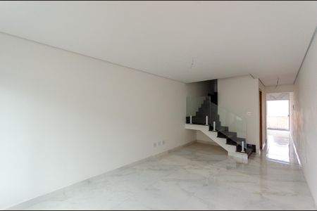 Casa à venda com 146m², 2 quartos e 2 vagas Casa à venda com 146m², 2 quartos e 2 vagasSala