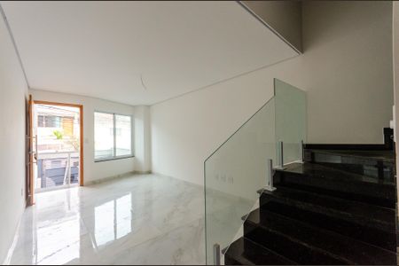 Casa à venda com 146m², 2 quartos e 2 vagas Casa à venda com 146m², 2 quartos e 2 vagasSala