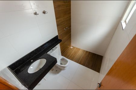 Casa à venda com 146m², 2 quartos e 2 vagasSuíte 2 - Banheiro