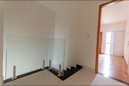 Casa à venda com 146m², 2 quartos e 2 vagasEscada