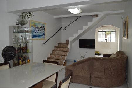 Casa para alugar com 200m², 4 quartos e sem vagaSala