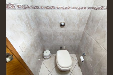 Casa para alugar com 200m², 4 quartos e sem vaga Casa para alugar com 200m², 4 quartos e sem vagaBanheiro de Serviço