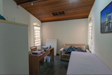 Casa à venda com 175m², 3 quartos e 4 vagasEscritório