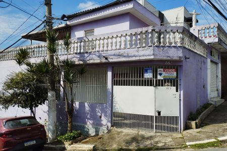 Casa à venda com 100m², 2 quartos e 1 vaga Casa à venda com 100m², 2 quartos e 1 vagaFachada