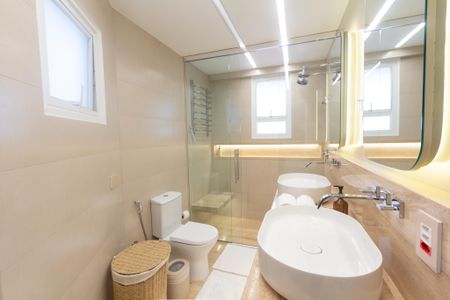 Apartamento à venda com 135m², 2 quartos e 2 vagasBanheiro da Suíte 1