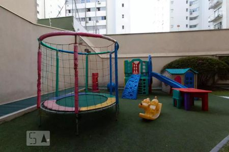 Apartamento à venda com 135m², 2 quartos e 2 vagasÁrea comum - Playground