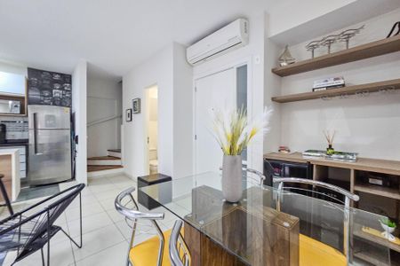 Apartamento para alugar com 80m², 2 quartos e 2 vagasSala