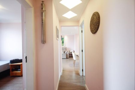 Apartamento à venda com 94m², 4 quartos e 2 vagasCorredor de Acesso