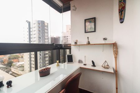 Apartamento à venda com 94m², 4 quartos e 2 vagasSuíte - Varanda