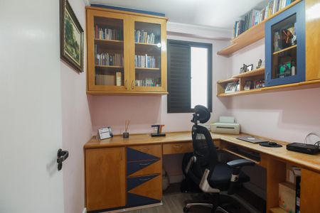 Apartamento à venda com 94m², 4 quartos e 2 vagasQuarto 1 - Escritório
