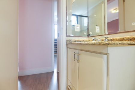 Apartamento à venda com 94m², 4 quartos e 2 vagasBanheiro Suíte