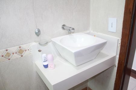 Casa à venda com 280m², 3 quartos e 5 vagasBanheiro Social