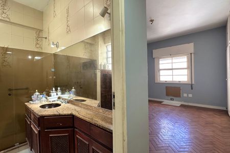 Apartamento à venda com 148m², 4 quartos e 1 vagaBanheiro da suíte 