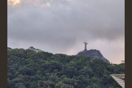 Apartamento à venda com 98m², 2 quartos e sem vaga