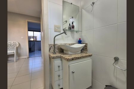 Apartamento à venda com 357m², 5 quartos e 3 vagas Apartamento à venda com 357m², 5 quartos e 3 vagasBanheiro da Suíte 4