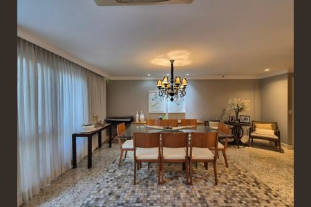 Apartamento à venda com 357m², 5 quartos e 3 vagas Apartamento à venda com 357m², 5 quartos e 3 vagasSala