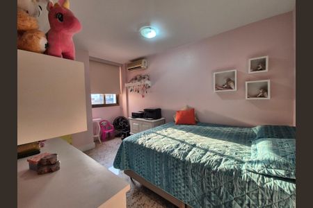 Apartamento à venda com 357m², 5 quartos e 3 vagas Apartamento à venda com 357m², 5 quartos e 3 vagasQuarto