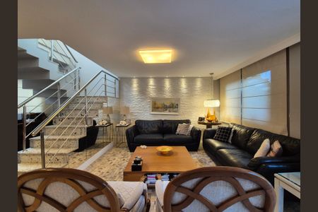 Apartamento à venda com 357m², 5 quartos e 3 vagas Apartamento à venda com 357m², 5 quartos e 3 vagasSala