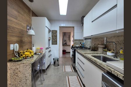 Apartamento à venda com 357m², 5 quartos e 3 vagas Apartamento à venda com 357m², 5 quartos e 3 vagasCozinha