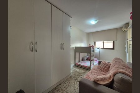 Apartamento à venda com 357m², 5 quartos e 3 vagas Apartamento à venda com 357m², 5 quartos e 3 vagasSuíte 2