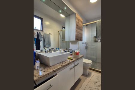 Apartamento à venda com 357m², 5 quartos e 3 vagas Apartamento à venda com 357m², 5 quartos e 3 vagasBanheiro da Suíte 3