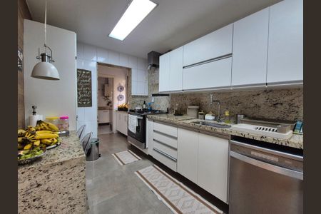 Apartamento à venda com 357m², 5 quartos e 3 vagas Apartamento à venda com 357m², 5 quartos e 3 vagasCozinha