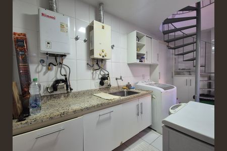 Apartamento à venda com 357m², 5 quartos e 3 vagas Apartamento à venda com 357m², 5 quartos e 3 vagasÁrea de Serviço