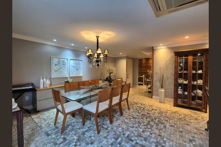 Apartamento à venda com 357m², 5 quartos e 3 vagas Apartamento à venda com 357m², 5 quartos e 3 vagasSala