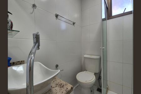 Apartamento à venda com 357m², 5 quartos e 3 vagas Apartamento à venda com 357m², 5 quartos e 3 vagasBanheiro da Suíte 4
