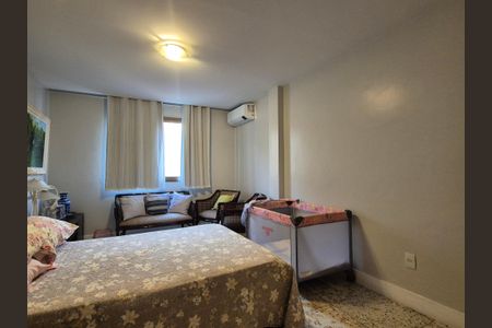 Apartamento à venda com 357m², 5 quartos e 3 vagas Apartamento à venda com 357m², 5 quartos e 3 vagasSuíte 1