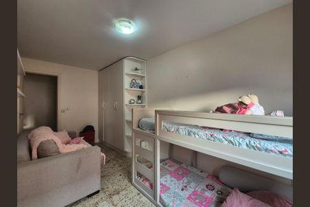 Apartamento à venda com 357m², 5 quartos e 3 vagas Apartamento à venda com 357m², 5 quartos e 3 vagasSuíte 2