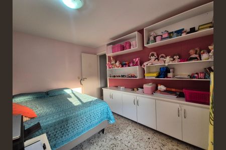 Apartamento à venda com 357m², 5 quartos e 3 vagas Apartamento à venda com 357m², 5 quartos e 3 vagasQuarto