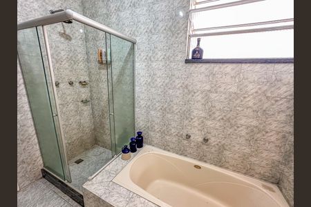 Apartamento à venda com 213m², 4 quartos e sem vagaBanheiro Social