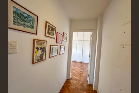 Apartamento à venda com 213m², 4 quartos e sem vagaCorredor