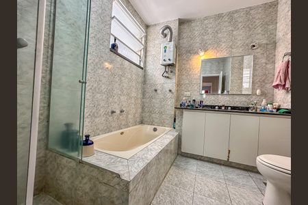 Apartamento à venda com 213m², 4 quartos e sem vagaBanheiro Social