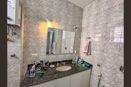 Apartamento à venda com 213m², 4 quartos e sem vagaBanheiro Social