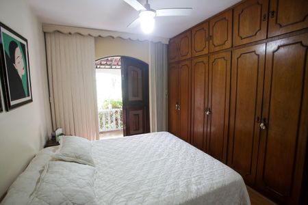 Casa à venda com 400m², 4 quartos e 3 vagasSuíte 1