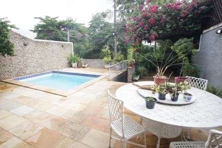 Casa à venda com 400m², 4 quartos e 3 vagasPiscina