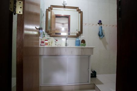 Casa à venda com 400m², 4 quartos e 3 vagasBanheiro da Suíte 1