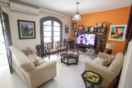 Casa à venda com 400m², 4 quartos e 3 vagasSala de Estar