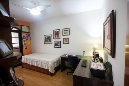 Casa à venda com 400m², 4 quartos e 3 vagasQuarto 2