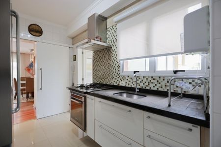 Apartamento à venda com 105m², 2 quartos e 2 vagasCozinha