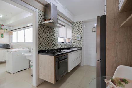 Apartamento à venda com 105m², 2 quartos e 2 vagasCozinha