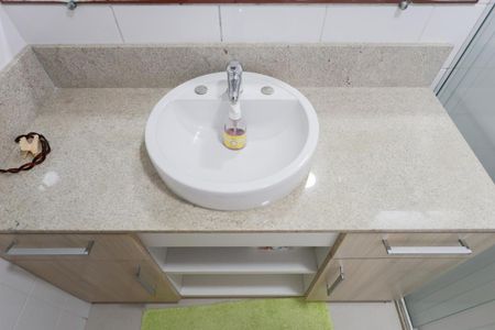 Apartamento à venda com 105m², 2 quartos e 2 vagasBanheiro da Suíte