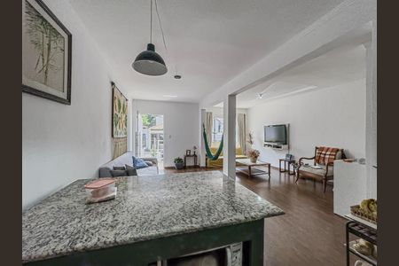 Casa à venda com 160m², 3 quartos e 2 vagas