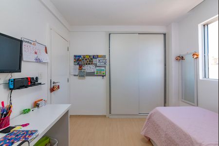 Apartamento à venda com 300m², 5 quartos e 3 vagasQuarto 2