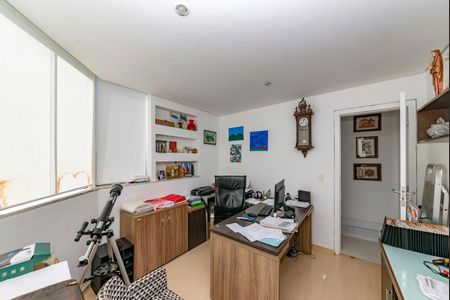 Apartamento à venda com 300m², 5 quartos e 3 vagasQuarto 4