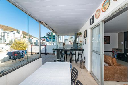 Apartamento à venda com 300m², 5 quartos e 3 vagasÁrea comum