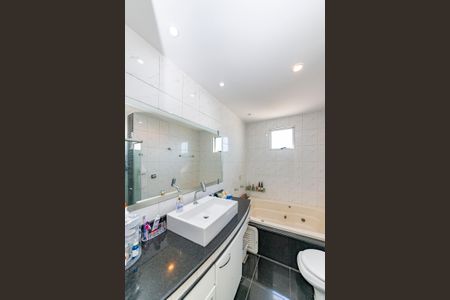 Apartamento à venda com 300m², 5 quartos e 3 vagasBanheiro da Suíte